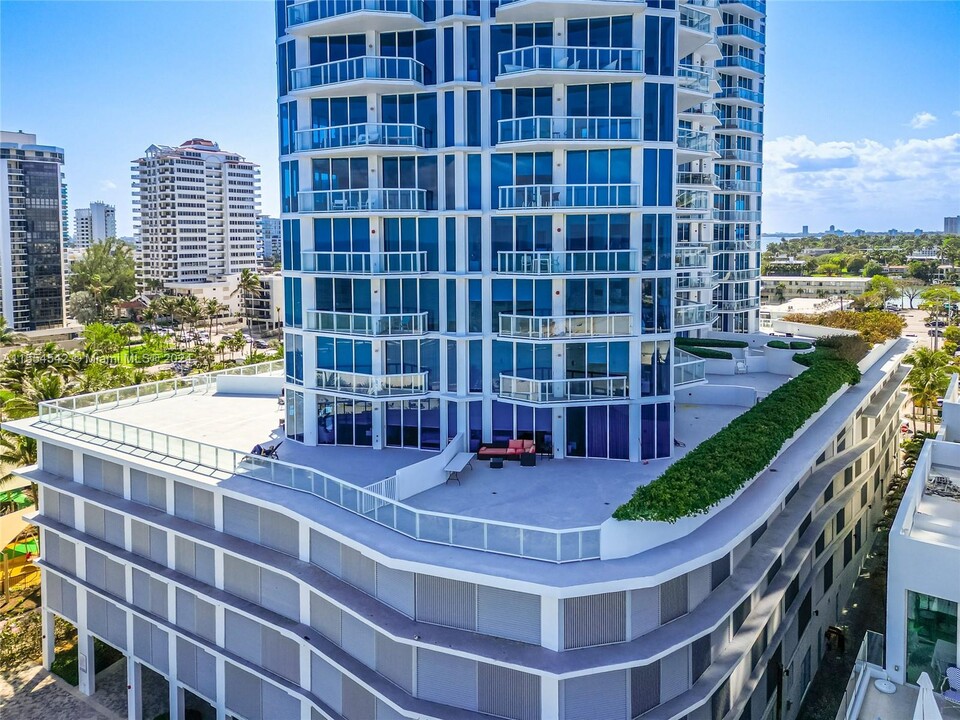 6515 Collins Ave in Miami, FL - Building Photo