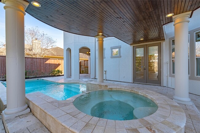 property at 538 Villa Dr