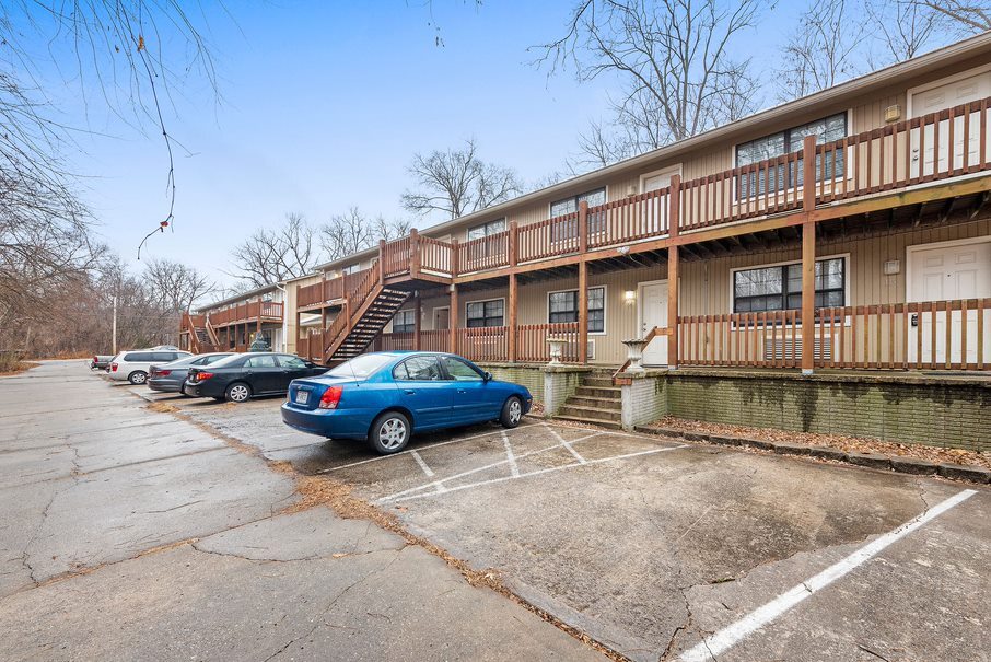 Valley Apartments in Platte City, MO - Building Photo