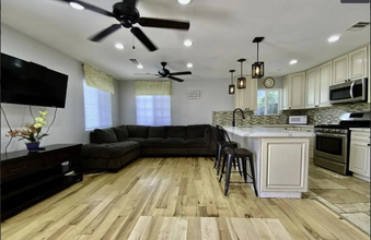 15803 Cobalt St in Sylmar, CA - Building Photo - Building Photo