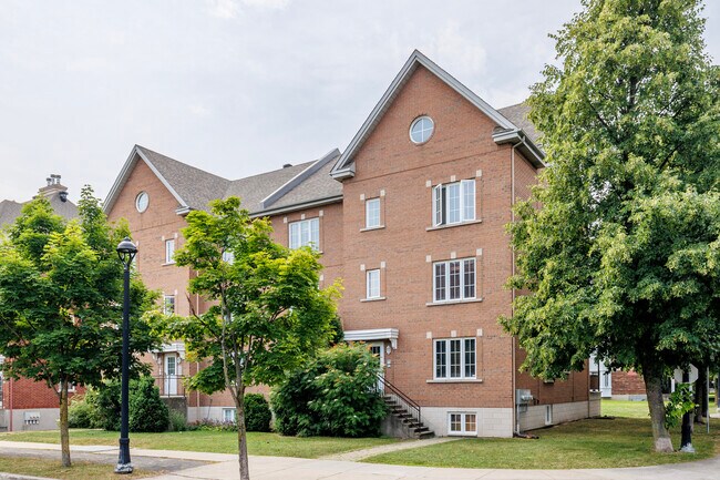 1822 Alexis-Nihon Boul in St. Laurent, QC - Building Photo - Building Photo