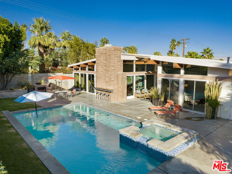 1765 Royal Palm Ct in Palm Springs, CA - Building Photo