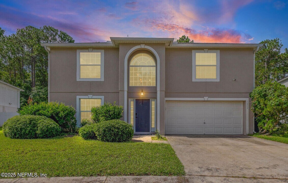 8164 Foxdale Dr in Jacksonville, FL - Building Photo