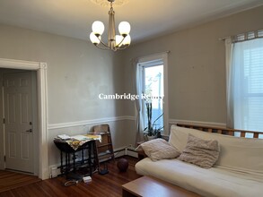 18 Clary St, Unit 2 in Cambridge, MA - Building Photo - Building Photo