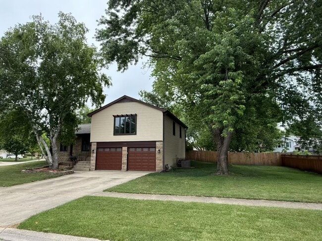 1097 Washington St in Bartlett, IL - Building Photo - Building Photo