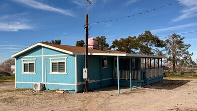 11024 Johnson Rd in Phelan, CA - Building Photo - Building Photo
