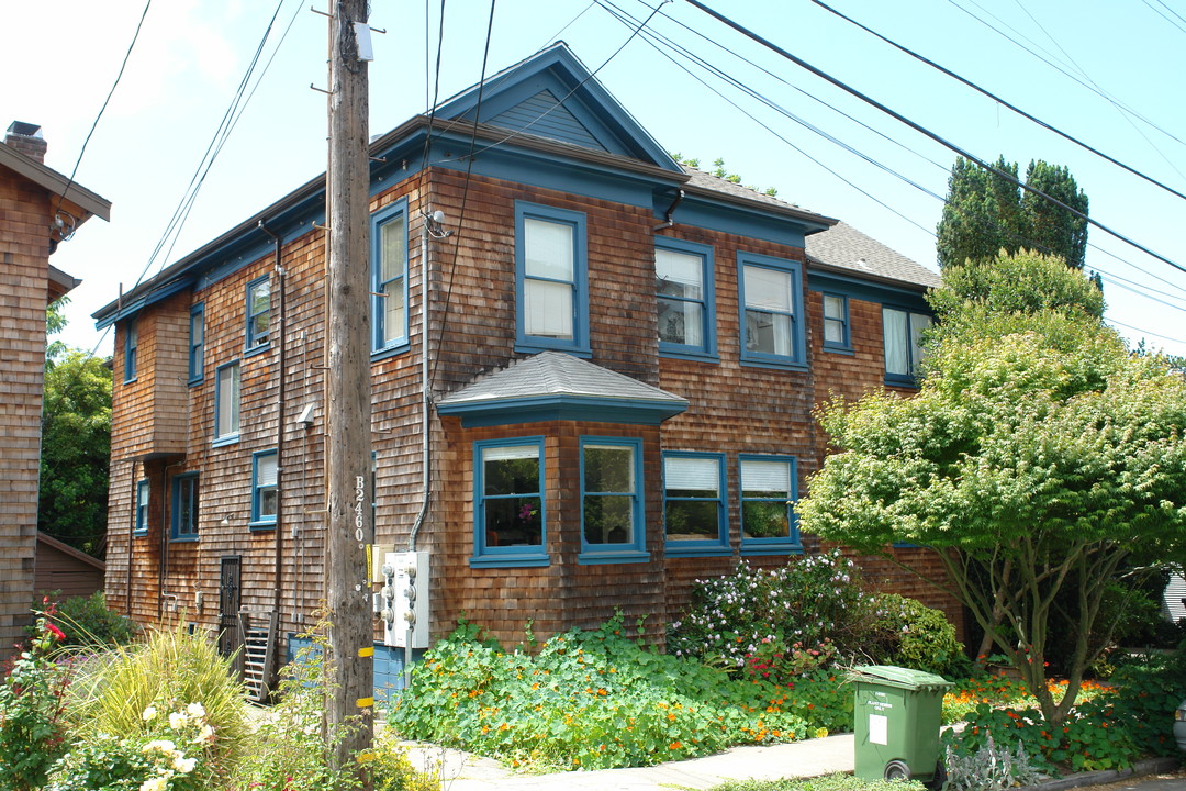 2738 Garber St in Berkeley, CA - Building Photo