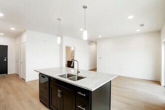 2950 Hawthorn Ave, Unit 204-6 in Boulder, CO - Foto de edificio - Building Photo