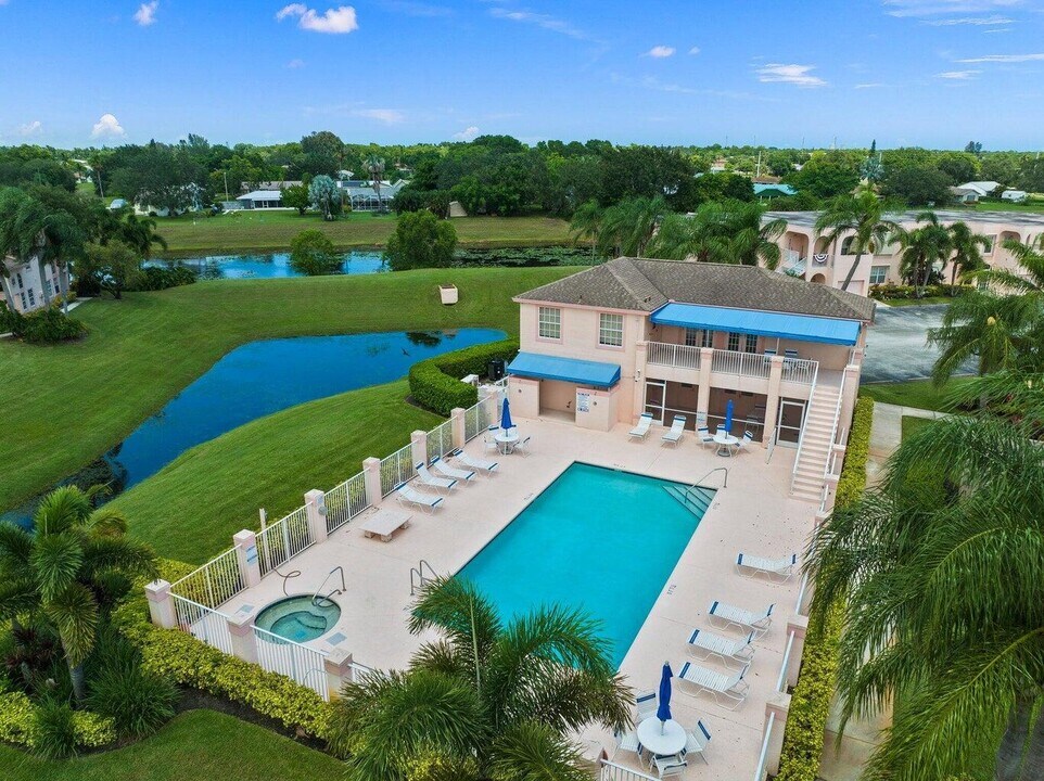 2087 SE Wild Meadow Cir in Port St. Lucie, FL - Building Photo