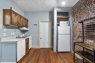 103 Myrtle St, Unit 1 in Boston, MA - Building Photo - Building Photo