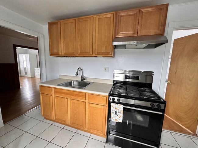 192 Kearny Ave, Unit 3 in Kearny, NJ - Building Photo - Building Photo