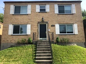 2545 Williams Ave, Unit 2 in Cincinnati, OH - Building Photo