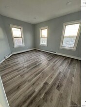 1220 Pembroke St, Unit 3R in Bridgeport, CT - Building Photo - Building Photo