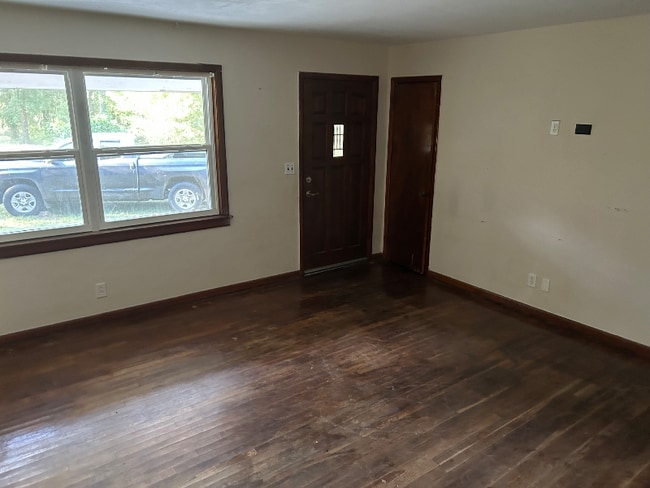 250 E Olive Rd in Pensacola, FL - Building Photo - Building Photo