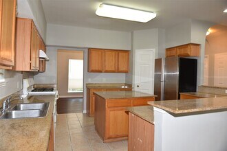 6807 Turtlewood Dr in Houston, TX - Building Photo - Building Photo