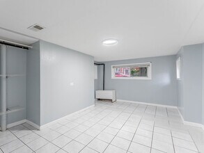 3815 W Roscoe St in Chicago, IL - Building Photo - Building Photo
