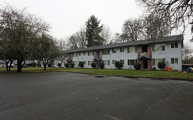 Hawthorne Villa in Tigard, OR - Building Photo - Building Photo