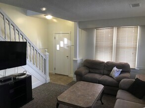 1025 Simpson Ave, Unit 1025B in Ocean City, NJ - Foto de edificio - Building Photo