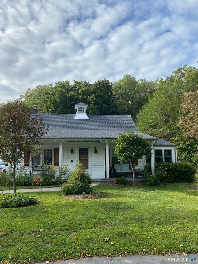 276 Dunnlea Rd in Fairfield, CT - Building Photo - Building Photo