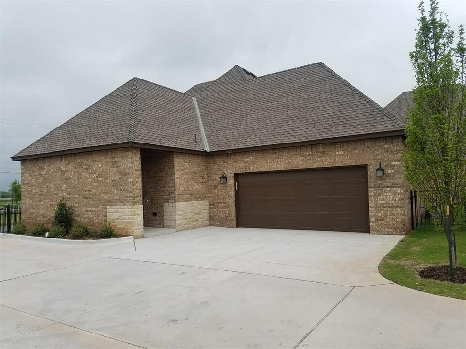 3312 Enclave Ln in Norman, OK - Building Photo