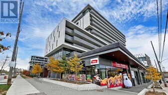 120 Varna Dr in Toronto, ON - Building Photo