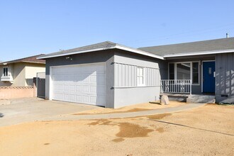 1238 E Locust Ave in Orange, CA - Building Photo - Building Photo