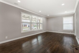 570 Bondstone Dr in Dallas, TX - Building Photo - Building Photo