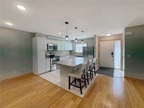 310 Ford Rd in Minneapolis, MN - Building Photo - Building Photo