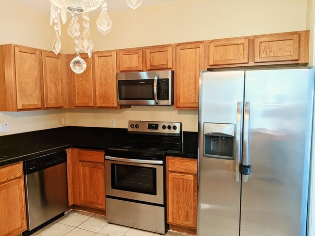 2226 Oakmont Dr