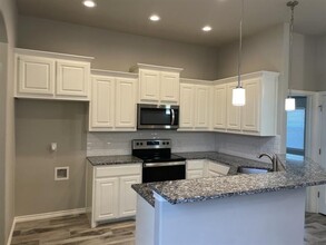 3311 Windcrest Dr in Granbury, TX - Building Photo - Building Photo