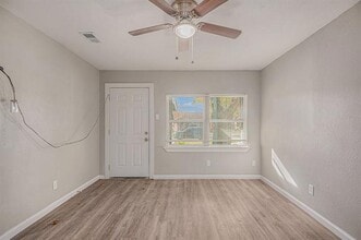 406 Dawson Cir in Grand Prairie, TX - Building Photo - Building Photo