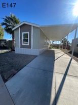 5201 W Camelback Rd in Phoenix, AZ - Building Photo