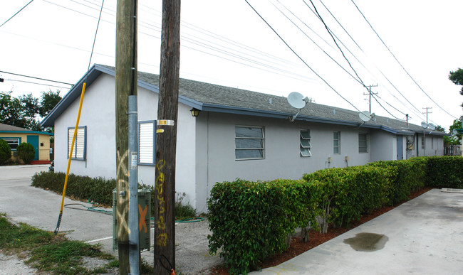 329 N D St in Lake Worth, FL - Building Photo - Building Photo