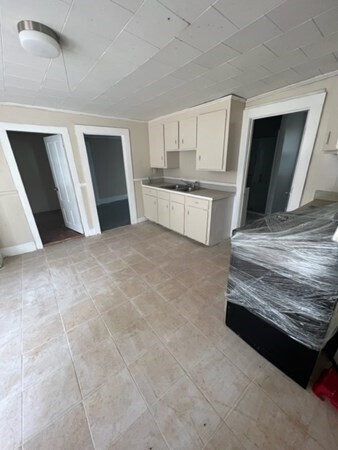 259 Main St-Unit -1 in Oxford, MA - Building Photo