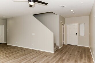 9025 Refined Ct in Las Vegas, NV - Foto de edificio - Building Photo