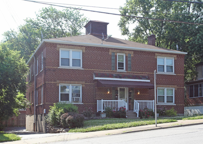 2910 Boudinot Ave in Cincinnati, OH - Foto de edificio - Building Photo