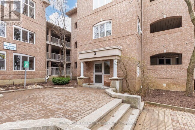 85 Bristol Rd E in Mississauga, ON - Building Photo - Building Photo