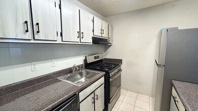 1707 Cumberland Ct SE in Smyrna, GA - Building Photo - Building Photo