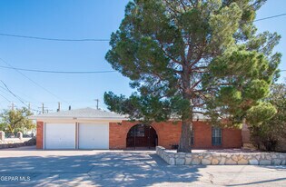 200 S Maryland St in El Paso, TX - Building Photo