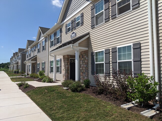 Dover Run Apartments in Dover, PA - Building Photo - Building Photo