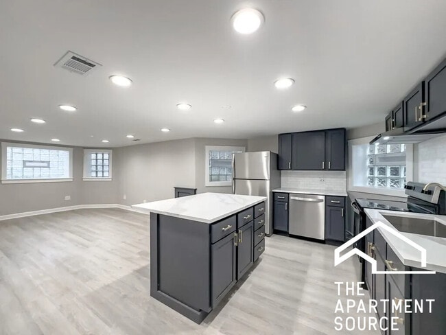 1536 N Hamlin Ave in Chicago, IL - Building Photo - Building Photo
