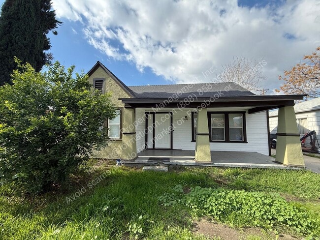 property at 1478 N Crescent Ave