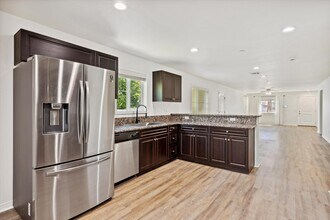 51735 Avenida Obregon in La Quinta, CA - Building Photo - Building Photo