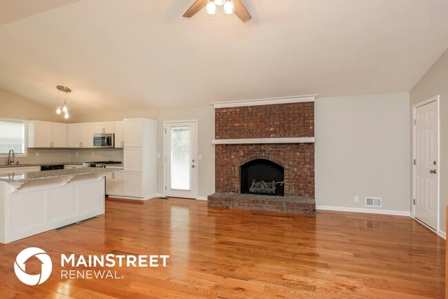 122 Trickum Hills Dr in Woodstock, GA - Foto de edificio - Building Photo