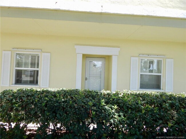 1600 SE St Lucie Blvd in Stuart, FL - Building Photo - Building Photo