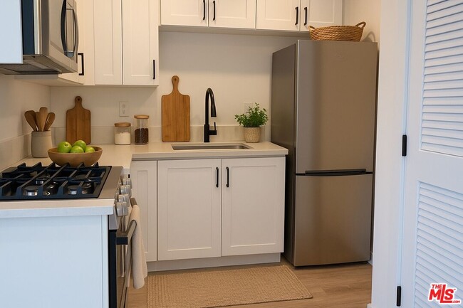 4297 Tujunga Ave in Los Angeles, CA - Building Photo - Building Photo