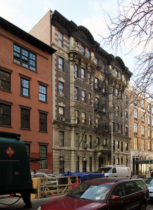 82 W Washington Pl in New York, NY - Foto de edificio