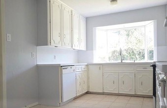 4410 Kingfisher Dr in Houston, TX - Building Photo - Building Photo