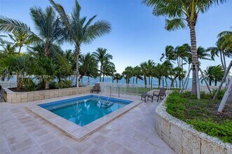 1 Grove Isle Dr, Unit A206 in Miami, FL - Building Photo - Building Photo
