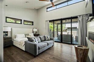 2113 Barbaro Way in Spicewood, TX - Building Photo